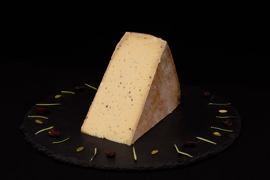 Raclette au poivre, fromage à raclette mi-dur de Savoie