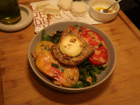 Salade de chèvre chaud, toasts de chèvre gratinés sur salade verte