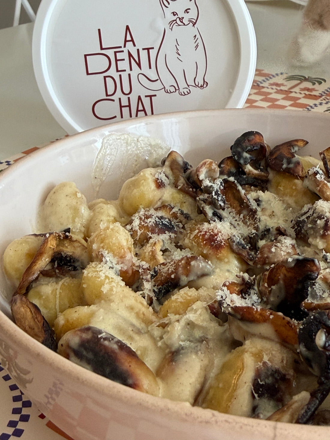 Gnocchi à la sauce gorgonzola et champignons rôtis