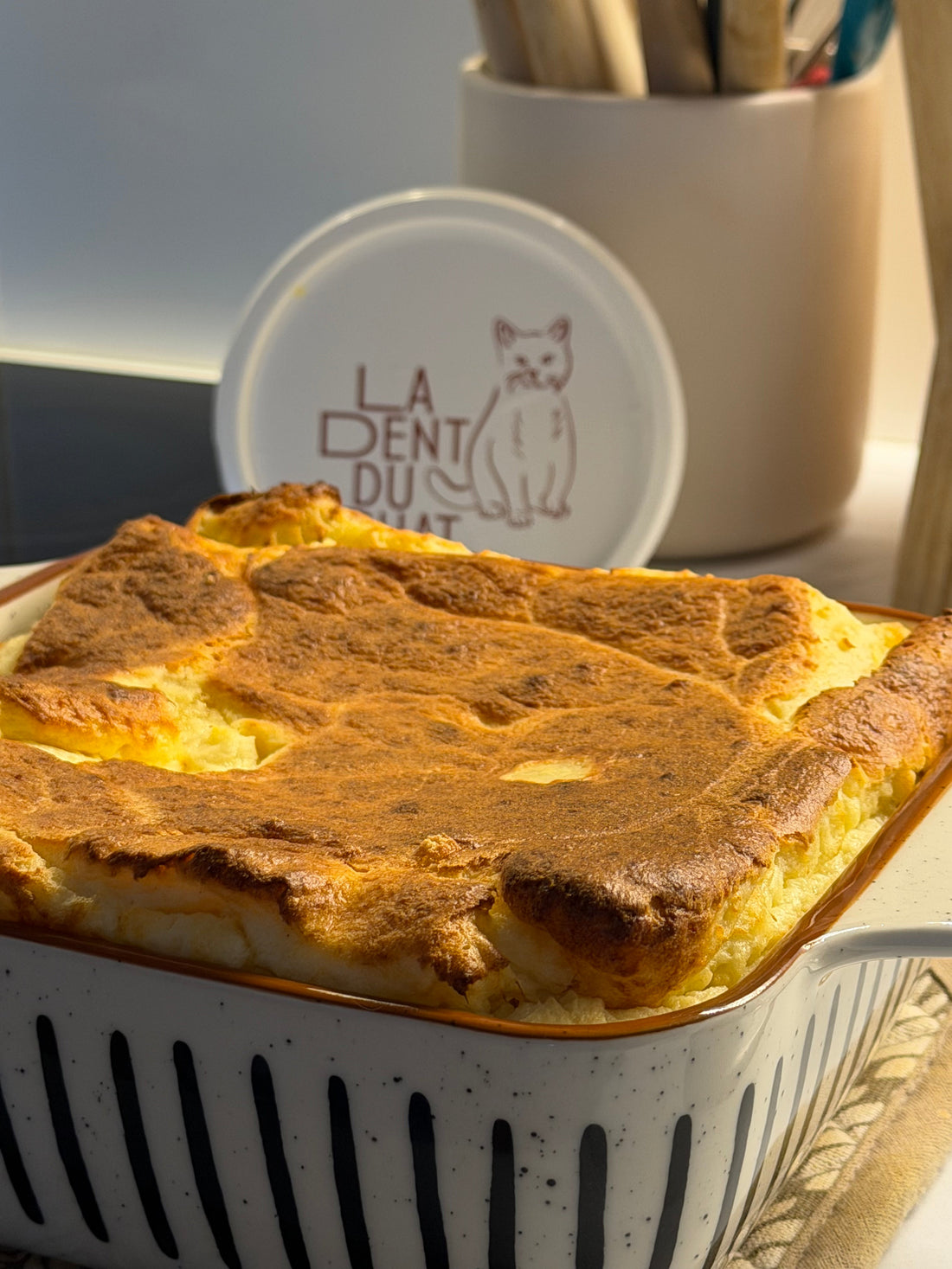 Soufflé au Comté AOP doré et gonflé à la sortie du four