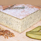 Raclette de Savoie à l'ail des ours, demi-meule avec noix et cornichons