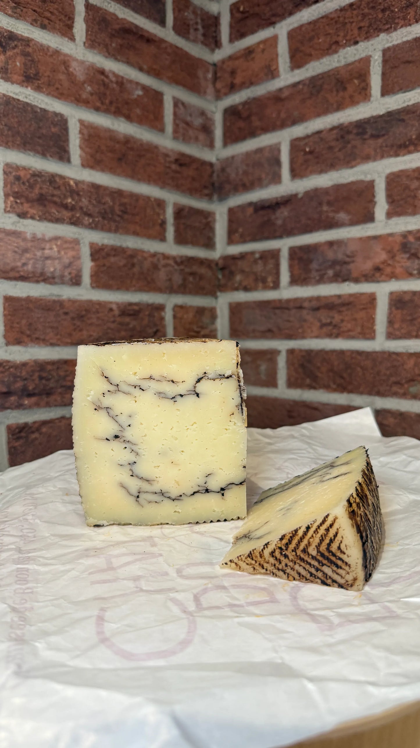 La Leyenda Truffe - fromage de brebis à la truffe - La Dent du Chat
