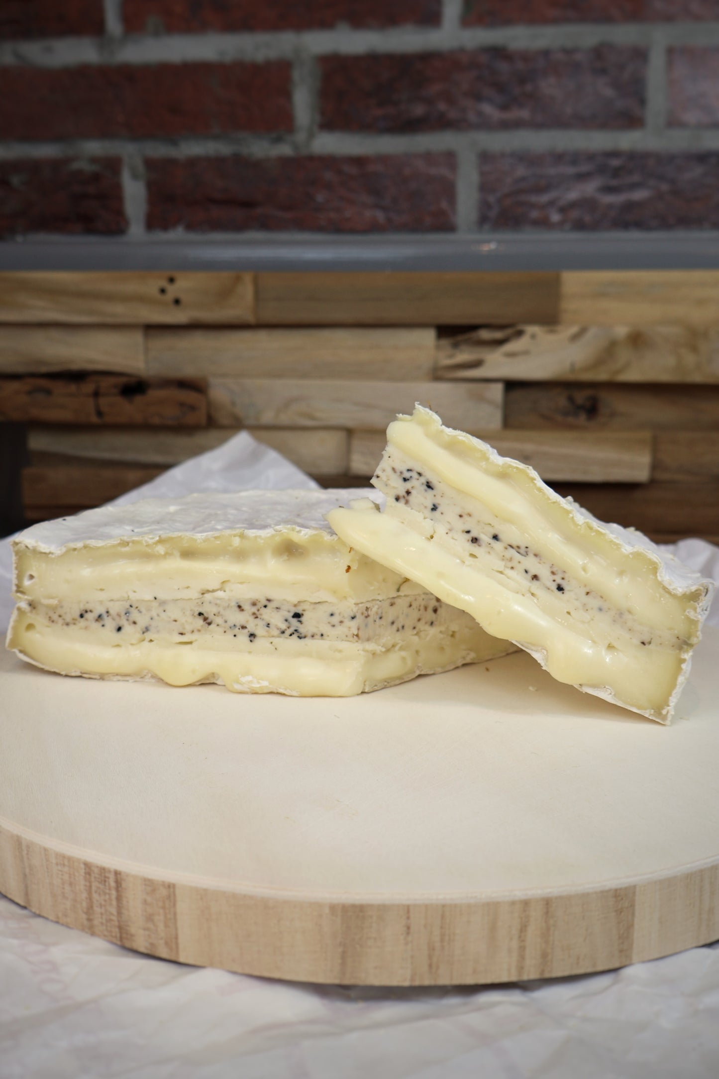 Brie aux truffes d'été