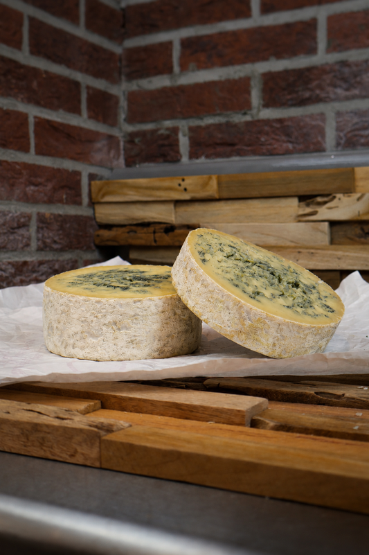 Fourme d'Ambert fromage au lait cru à pâte persillée
