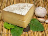 Tomme à l'ail, fromage au lait de vache de Savoie