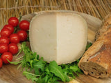 Tomme de Chèvre Grise Crémeuse, fromage au lait de chèvre affiné environ 8 semaines
