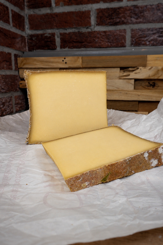 Tomme de Yenne crémeuse, fromage de Savoie – vue 1